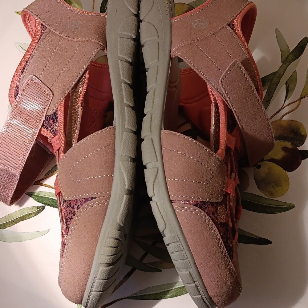 NEW Lands End Water Repellant Adjustable Closed Toe Spirt Sandals - Picture 7 of 10